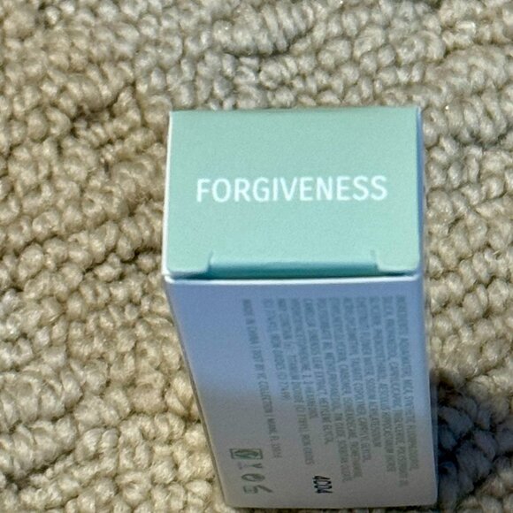 New YC Collection Neriah Cream Eyeshadow Forgiveness - Picture 2 of 2